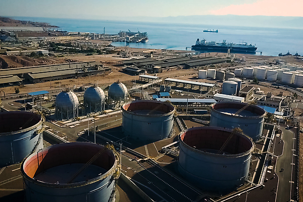 포토 JPG 해외이미지 식물 백그라운드 컨셉 하늘 바람 통 풍경 사람없음 물 파란색 농장 환경 항구 힘 장비 사막 에너지 저수지 액체 역 기름 휘발유 석유 상품 정상 수화기 시설 탱크 연료 가스 수납 포트 공학 펌프 방법 운영자 추출 해외202009 해외포토 자연요소 교육 음식 컬러 농업 교통시설 날씨 전화기 파일형식