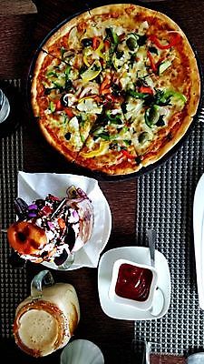 포토 JPG 해외이미지 식물 음식 빵 백그라운드 다이어트 토마토 채소 탁자 양파 치즈 파프리카 피자 패스트푸드 건강 요리 사람없음 목재 빨간색 초록색 컬러풀 주방 검은색 이탈리아 로켓 껍질 시골 지중해 준비 햄 날것 반죽 시금치 나폴리 밭일 석탄 얇은 영양분 주키니호박 채식주의자 피자집 해외202009 해외포토 나무 유럽 바다 컬러 가구 재료 유제품 서양음식 육류 상점 인스턴트 채식 파일형식