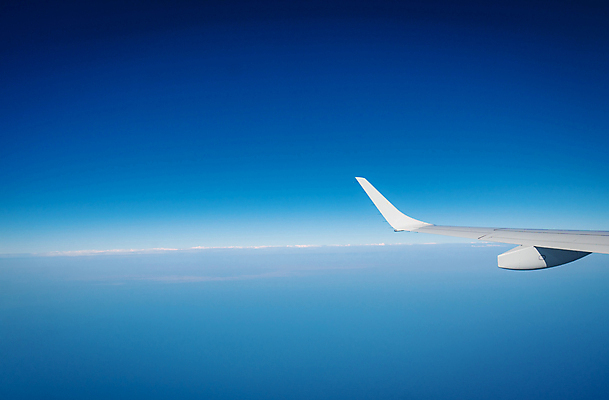 포토 JPG 해외이미지 구름 지구 여행 백그라운드 날개 비즈니스 창문 교통시설 자연 벽지 하늘 날씨 휴가 비행기 안테나 풍경 사람없음 야외 파란색 햇빛 우주 자유 흰색 분위기 정상 땅 항공 제트기 천국 우주산업 스카이라인 넘어짐 대패 수평선 해외202009 해외포토 자연요소 산업 컬러 교통 컨셉 통신 항공교통 모션 대중교통 태양 시설 생태계 파일형식