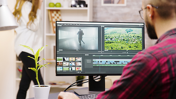 포토 JPG 해외이미지 여자 남자 비즈니스 서기 앉기 두명 옆모습 뒷모습 업무 사진사 프리랜서 성인만 안경낌 해외202009 해외포토 직업 안경 뷰포인트 모션 사람 작업 작가 파일형식