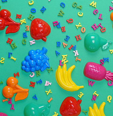 포토 JPG 해외이미지 무료이미지 알파벳 놀이 딸기 포도 바나나 사람없음 세트 컬러풀 장난감 체리 파인애플 해외202009 해외202105 해외포토 영어 컬러 과일 열대과일 파일형식