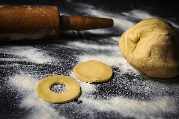 포토 JPG 해외이미지 전통 음식 빵 백그라운드 탁자 휴가 요리 사람없음 목재 갈색 쿠키 우주 케이크 주방 검은색 빵집 수확 흰색 클래식 달콤 굽기 준비 반죽 밀가루 성분 페스츄리 핸드메이드 해외202009 해외포토 나무 컬러 가구 컨셉 농업 재료 디저트 상점 맛 가루 구이 파일형식