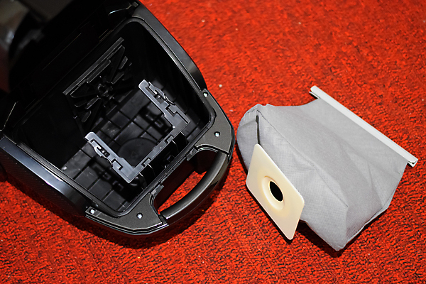 포토 JPG 해외이미지 종이 가사 가방 자연 새로움 바닥 주택 실내 사람없음 내부 빨간색 인테리어 검은색 힘 기계 공백 카펫 흰색 공구 붓 업무 작업 위생 빨래 폐기물 빗자루 청소 오브젝트 서비스 먼지 청소부 낭비 조립 노즐 위생관리 정리함 해외202009 해외포토 직업 디자인 잡화 컬러 컨셉 관리 건물 도구 쓰레기 청소도구 생태계 파일형식