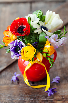 포토 JPG 해외이미지 꽃 꽃다발 꽃무늬 발렌타인데이 사람없음 목재 세로 컬러풀 꽃병 봄 기쁨 수확 벚꽃 생일 개화 아네모네 어머니의날 해외202009 해외포토 나무 식물 계절 기념일 감정 컬러 무늬 농업 재료 데이이벤트 미국문화 파일형식