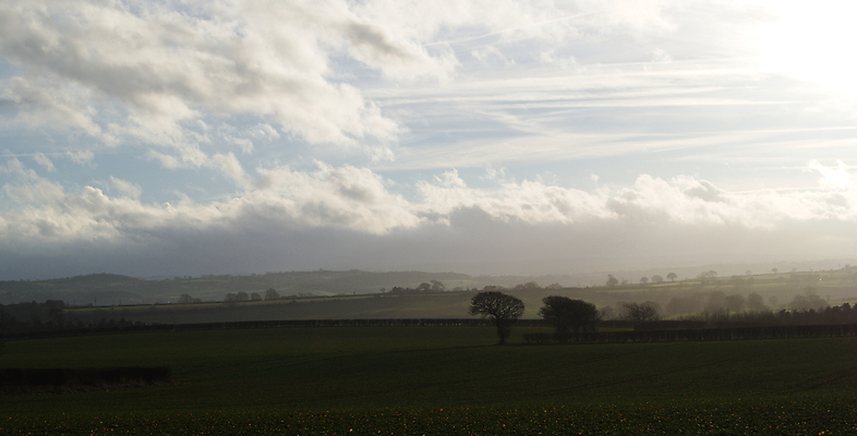 포토 JPG 해외이미지 나무 구름 영어 유럽 벽 밭 농업 하늘 휴가 영국 잉글랜드 거리 파노라마 풍경 사람없음 초록색 파란색 농작물 태양 농장 농경지 플랫 땅 요크셔테리어 서쪽 해외202009 해외포토 자연요소 식물 문자 나라 산업 컬러 촬영기법 테리어 방향 파일형식