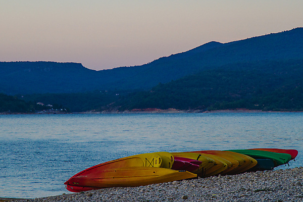 포토 JPG 해외이미지 호수 물결 모래 파도 여행 가족 하늘 날씨 휴가 산 따뜻함 풍경 사람없음 물 파란색 빛 햇빛 태양 반사 일출 골짜기 수영 황혼 일몰 놀람 탐험 프랑스 뜨거움 보트 서핑 숲 속도 프랑스어 삼림지대 해외202009 해외포토 자연요소 문자 감정 유럽 바다 컬러 배_교통 관계 자연 표정 노을 수상스포츠 파일형식