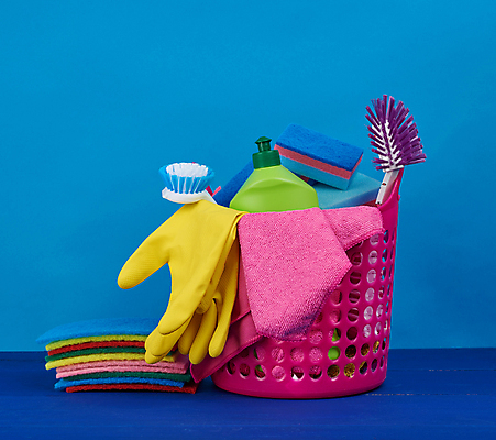 포토 JPG 해외이미지 컨셉 가사 사람없음 세트 바구니 욕실 위생 플라스틱 청소도구 세제 양동이 파란배경 고무장갑 걸레 스펀지 해외202009 해외포토 장갑 백그라운드 재질 파란색 도구 청소 고무 파일형식