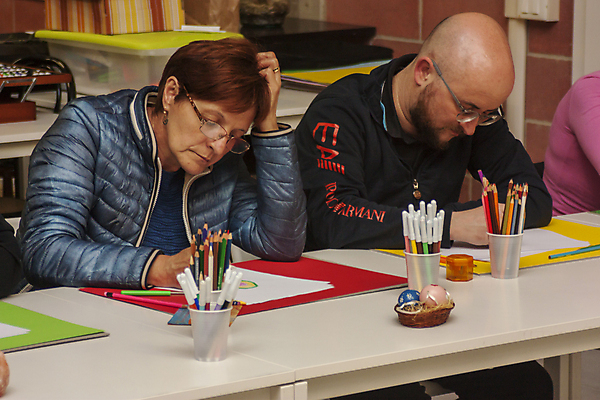 포토 JPG 해외이미지 백인 손 디자인 여자 교육 행복 종이 어린이 분홍색 백그라운드 패턴 학교 추상 수채화 프레임 창조 미술 취미 두명 빨간색 파란색 컬러풀 갈색 페인트 물감 장비 흰색 붓 그리기 팔레트 그림 예술가 캔버스 테라피 개발 고립 아크릴 스타일 해외202009 해외포토 서양인 감정 컬러 무늬 모션 재질 문화예술 사람 신체부위 뷰티 미술도구 파일형식