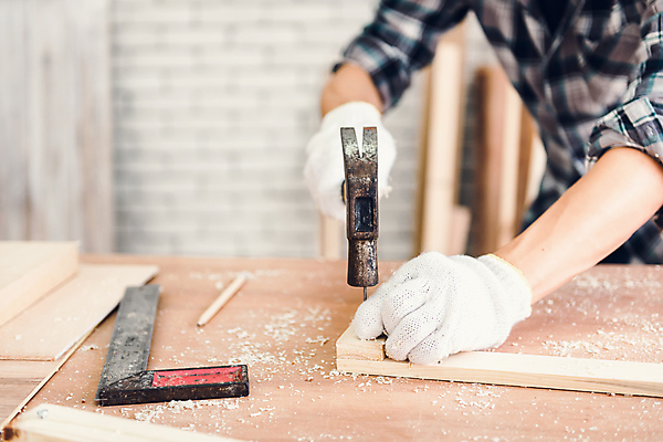 포토 JPG 해외이미지 직업 응시 남자 가구 장갑 비즈니스 건축양식 탁자 노동자 주택 프레임 기술 관리 안전 사람 사람없음 내부 목재 상점 장비 공구 잡기 업무 못 작업실 보호 널 망치 목수 먼지 목공예 잡동사니 건축업자 수목 업그레이드 재주꾼 조작 정확 해외202009 해외포토 나무 시선 잡화 건축 생활용품 컨셉 재료 모션 건물 도구 작업 공예 파일형식