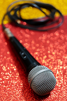 포토 JPG 해외이미지 직업 음악 노래 통신 회의 사람없음 소리 콘서트 공연 장비 무대 기구 볼륨 마이크 라디오 역동적 오디오 방송 목소리 노래방 뮤지컬 보컬 생존 해외202009 해외포토 음향기기 컨셉 비즈니스 문화예술 이벤트 전자제품 파일형식