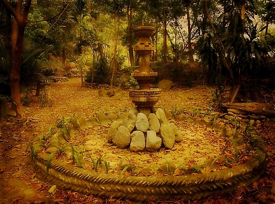 포토 JPG 해외이미지 나무 식물 꽃 조각 잎 이야기 사람없음 정원 낭만 기둥 원형 신비 유혹 비밀 전설 해외202009 해외포토 도형 건축 컨셉 파일형식