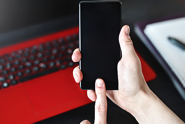 포토 JPG 해외이미지 학생 라이프스타일 손 교육 종이 백그라운드 컨셉 비즈니스 텍스트 통신 손가락 학교 탁자 성공 모바일 아이디어 사람 이벤트 성인 사람없음 책 빨간색 노트북 스마트폰 핸드폰 스터디 컴퓨터 사무실 펜 볼펜 우주 스크린 쪽지 공책 비즈니스맨 메시지 왼쪽 책상 시작 문서 필기체 해외202009 해외포토 문자 남자 컬러 가구 문구용품 생활 신체부위 전자제품 스마트기기 학습 필기구 직장인 방향 파일형식