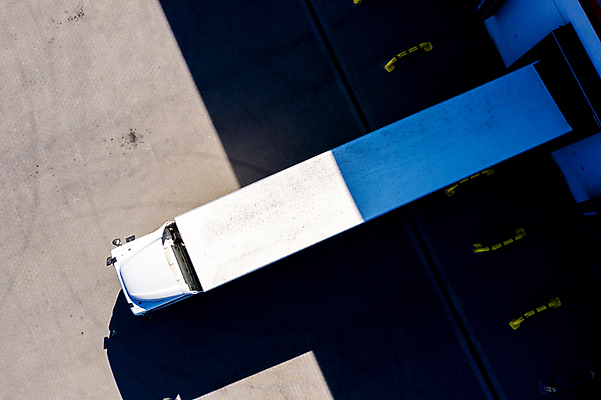포토 JPG 해외이미지 산업 육상교통 비즈니스 건축양식 공장 교통시설 굴뚝 사람없음 야외 건물 가로 하이앵글 장비 도시 옥상 창고 지역 짐차 물류 전송 조감도 화학물질 해외202009 해외포토 건축물 건축 교통수단 뷰포인트 교통 공업 자동차 화학 시설 파일형식