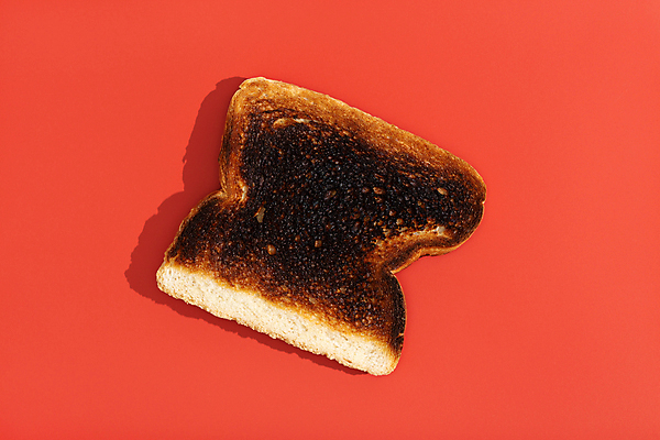 포토 JPG 해외이미지 실내 사람없음 식빵 토스트 태움 빨간배경 해외202009 해외포토 빵 백그라운드 내부 빨간색 파일형식