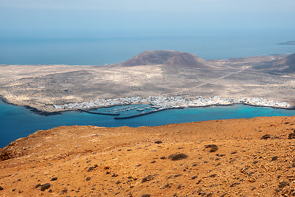 포토 JPG 해외이미지 공원 유럽 바다 섬 여행 아프리카 자연 하늘 휴가 산 안테나 파노라마 풍경 사람없음 야외 여름 파란색 일몰 사막 스페인 화산 포트 멀리 대서양 다도해 스페인어 터키석 파라다이스 해외202009 해외포토 계절 공공시설 나라 컬러 통신 촬영기법 노을 보석 생태계 파일형식