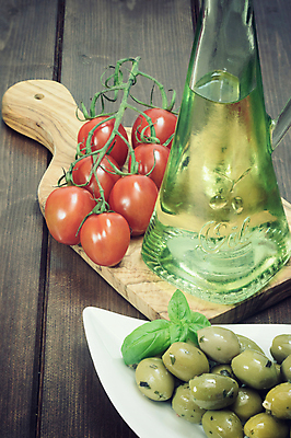 포토 JPG 해외이미지 전통 접시 음식 백그라운드 다이어트 토마토 재료 자연 탁자 표면 건강 요리 사람없음 목재 초록색 식사 수확 흰색 시골 신선 거친 맛 기름 지중해 책상 올리브 날것 내추럴 옛날 해외202009 해외포토 나무 식기 열매 바다 컬러 가구 컨셉 농업 채소 생태계 파일형식