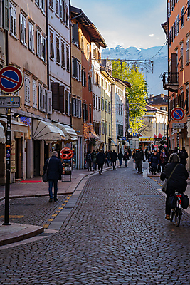포토 JPG 해외이미지 유럽 여행 건축양식 자연 산 사람없음 야외 이탈리아 도시 타운 옛날 해외202009 해외포토 건축 나라 생태계 파일형식