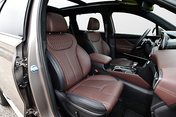 포토 JPG 해외이미지 의자 자동차 사람없음 승합차 차안 해외202009 해외포토 육상교통 가구 승용차 파일형식