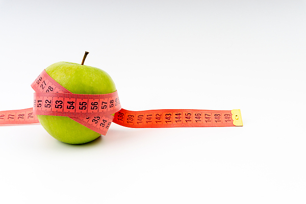 포토 JPG 해외이미지 라이프스타일 리본 음식 백그라운드 컨셉 다이어트 과일 포장 성공 자 건강 사람없음 빨간색 숫자 노란색 에너지 흰색 신선 사과 몸무게 먹기 심볼 측정 유기농 테이프 칼로리 비타민 계량기 내추럴 고립 분실 얇은 스타일 자극 해외202009 해외포토 문자 웰빙 컬러 모션 문구용품 생활 영양소 파일형식