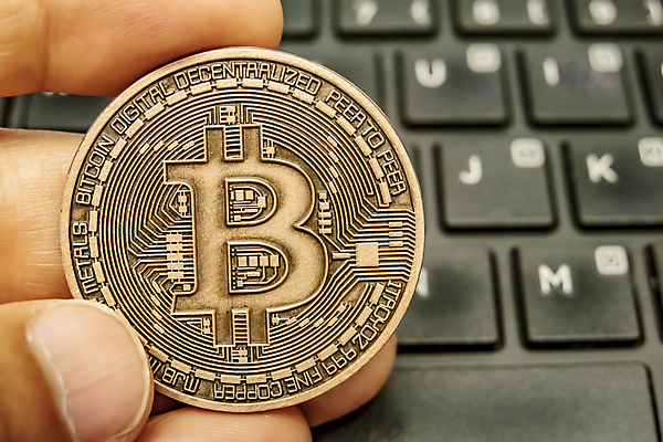 포토 JPG 해외이미지 백그라운드 컨셉 돈 인터넷 비즈니스 사람없음 금융 경제 글로벌 금속 디지털 동전 웹 저축 계산기 성장 그물 네트워크 시장 재산 황금 구매 발굴 심볼 사인 무역 투자 상업 전자 토막 전자상거래 수입 가상 해외202009 해외포토 산업 재질 문구용품 쇼핑 장비 파일형식