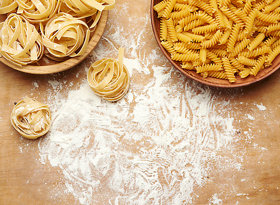 포토 JPG 해외이미지 파스타 실내 사람없음 마카로니 파스타면 페투치네 푸질리 해외202009 해외포토 식재료 서양음식 내부 면류 파일형식