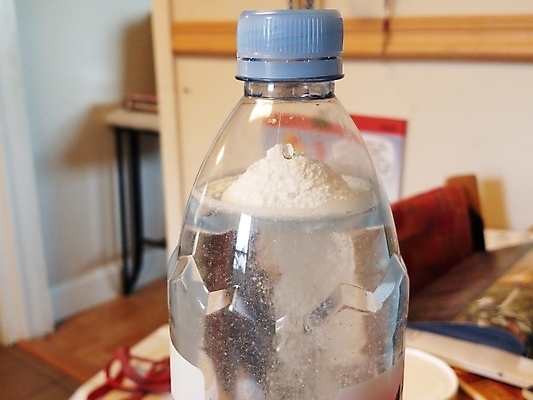 포토 JPG 해외이미지 음료 사람없음 물 쌓기 흰색 플라스틱 가루 언덕 단백질 해외202009 해외포토 자연요소 컬러 모션 재질 영양소 파일형식