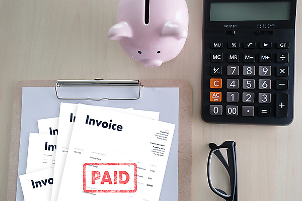 포토 JPG 해외이미지 아이콘 손 디자인 종이 컨셉 돈 비즈니스 탁자 사람 사람없음 금융 노트북 컴퓨터 사무실 스크린 자료 업무 플랫 편지 책상 서비스 사인 속도 서식 문서 파일 상업 영수증 질서 온라인 회계 계산서 계좌 세금 예산 타격 회계사 비용 해외202009 해외포토 직업 가구 모션 신체부위 경제 전자제품 예절 작업 재산 파일형식