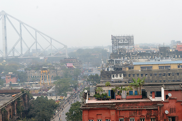 포토 JPG 해외이미지 교통수단 건축양식 교통시설 자동차 주택 사람없음 야외 건물 빨간색 관광지 도시풍경 컬러풀 여행객 고층빌딩 황혼 안개 도시 도심 연결 강가 시티라이프 타운 이웃 명승지 조감도 해외202009 해외포토 라이프스타일 건축물 건축 육상교통 컬러 여행 교통 날씨 사람 풍경 빌딩 강 일몰 시설 파일형식