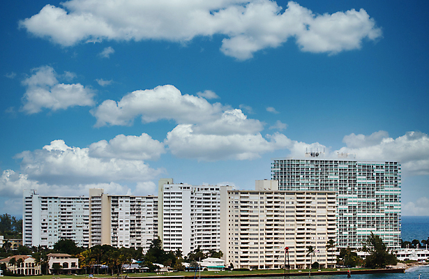 포토 JPG 해외이미지 건축양식 사람없음 건물 흰색 채널 해외202009 해외포토 건축물 건축 컬러 파일형식