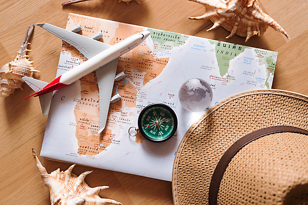 포토 JPG 해외이미지 라이프스타일 디자인 옷 안경 벽 여행 백그라운드 컨셉 돈 패턴 장신구 탁자 표면 추상 휴가 바닥 사람없음 목재 파란색 빛 스마트폰 유행 카메라 여행가방 수확 널 정상 질감 여권 짐싸기 내추럴 그런지 옛날 힙스터 해외202009 해외포토 나무 잡화 패션 컬러 가구 무늬 농업 가방 재료 생활 전자제품 핸드폰 스마트기기 재산 파일형식