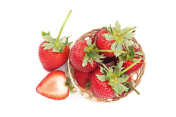 포토 JPG 해외이미지 딸기 사람없음 하이앵글 바구니 담기 슬라이스 해외202009 해외포토 뷰포인트 과일 모션 파일형식