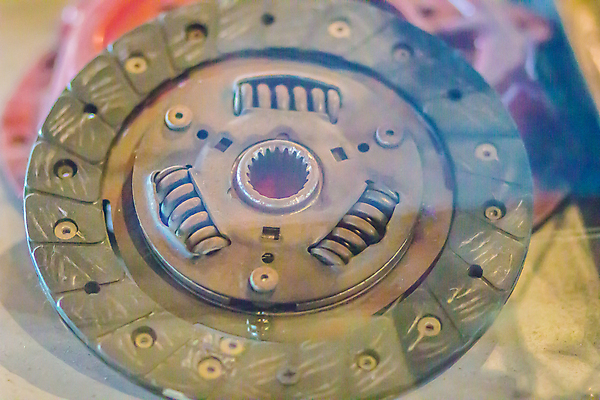 포토 JPG 해외이미지 접시 산업 부분 공장 교통시설 자동차 사람없음 세트 금속 힘 기계 장비 스패너 잡기 바퀴 지갑 상품 속도 회전 전염 엔진 정비공 유지 조립 베어링 압력 자동 철강 해외202009 해외포토 식기 육상교통 교통 공업 모션 재질 공구 기술자 질병 시설 감염 파일형식