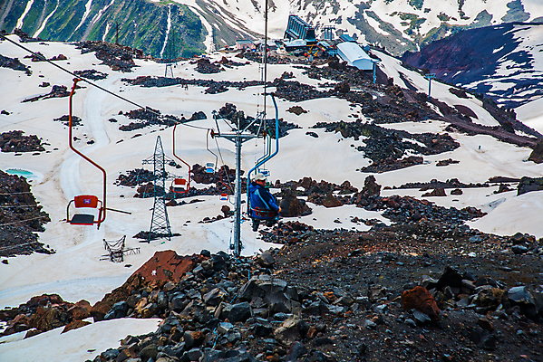 포토 JPG 해외이미지 백인 구름 유럽 스포츠 여행 백그라운드 겨울 자연 하늘 산 안테나 풍경 초원 사람없음 야외 파란색 얼음 봄 추위 흰색 정상 고도 언덕 휴양지 빙하 화산 러시아 북쪽 절정 수평선 해외202009 해외포토 자연요소 서양인 계절 나라 컬러 통신 장소 방향 생태계 파일형식