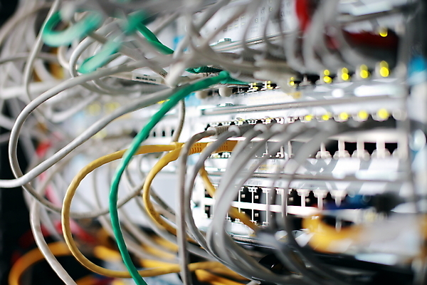 포토 JPG 해외이미지 과학 2 인터넷 통신 미래 아이디어 기술 사람없음 가로 글로벌 힘 정보 판넬 그물 네트워크 연결 접속 사이버 전화기 서비스 속도 보안 전자 시스템 섬유 잭 온라인 전송 소통 데이터베이스 방화벽 서버 신발장 인공 인터페이스 하드웨어 광학 네트워킹 해외202009 해외포토 컨셉 안전 컴퓨터 직물 파일형식