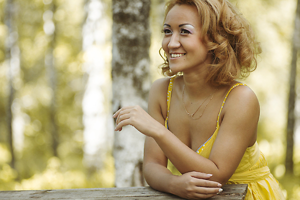 포토 JPG 해외이미지 나무 모델 1 드레스 옷 공원 여자 결혼 자연 탁자 한명 미소 사람 소녀 성인 야외 여름 유행 가을 화려 숲 싱글 옷입기 해외202009 관능적 해외포토 식물 계절 공공시설 어린이 가구 컨셉 모션 표정 이벤트 생태계 파일형식