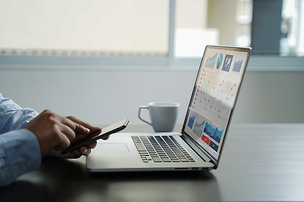 포토 JPG 해외이미지 남자 선 여행 컨셉 일러스트 비즈니스 사업가 통신 통계 그래프 직장 사람 사람없음 그래픽 금융 사무실 판매 디지털 자료 정보 성장 흰색 업무 비즈니스우먼 계획 대표 예측 고객 분석 보고서 리더 수익 계기판 계좌 마케팅 해외202009 해외포토 직업 여자 컬러 회사 경제 작업 직장인 파일형식