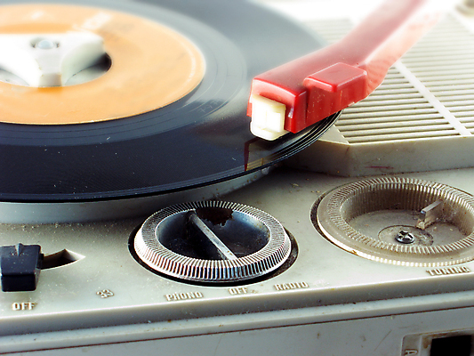 포토 JPG 해외이미지 음악 백그라운드 사람없음 가로 라벨 검은색 소리 장비 회색 수확 골동품 원형 클래식 예측 향수 묘사 오브젝트 복고 러시아 오디오 축음기 스테레오 비닐 뮤지컬 선로 옛날 플레이어 디테일 해외202009 해외포토 도형 유럽 컬러 음향기기 컨셉 농업 재질 문화예술 프레임 전자제품 화장품 파일형식