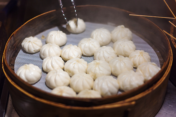 포토 JPG 해외이미지 전통 음식 건강 육류 돼지고기 요리 동양인 사람없음 식당 식사 저녁식사 중국 흰색 신선 뜨거움 플랫 맛 아침식사 정상 수증기 가득함 대나무 메뉴 유기농 반죽 레시피 점심식사 폭식 번 맛있는 해외202009 해외포토 나무 웰빙 아시아 빵 컬러 컨셉 식재료 인종 상점 파일형식