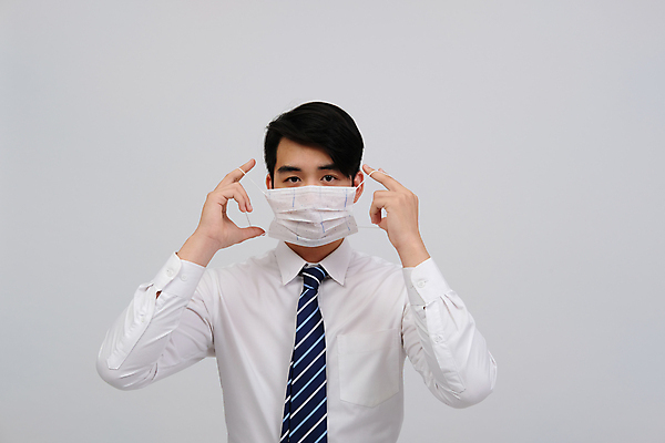 포토 JPG 해외이미지 얼굴 비즈니스 건강 가면 한명 안전 사람 동양인 고통 추위 비즈니스맨 오염 바이러스 보호 위생 질병 위험 예방 감염 전염 박테리아 인플루엔자 전염병 증상 해외202009 해외포토 1 남자 감정 컨셉 의학 인종 신체부위 직장인 파일형식