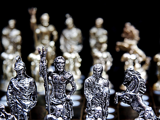 포토 JPG 해외이미지 스포츠 조각 백그라운드 컨셉 놀이 경기 취미 사람없음 세트 장난감 금속 검은색 힘 경쟁 도전 수확 게임 체스 계획 왕 복고 싸움 육군 전략 여왕 고립 토너먼트 힘찬 해외202009 해외포토 컬러 농업 모션 재질 군대 파일형식