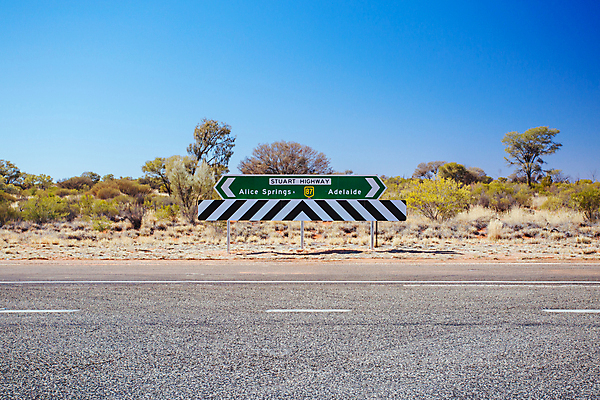 포토 JPG 해외이미지 나무 식물 도로 모래 여행 자연 휴가 경고 풍경 사람없음 야외 빨간색 여행객 맑음 사막 뜨거움 고속도로 황무지 플랫 호주 사인 먼지 멀리 오지 수평선 해외202009 해외포토 길 컬러 교통시설 날씨 사람 오세아니아 생태계 파일형식