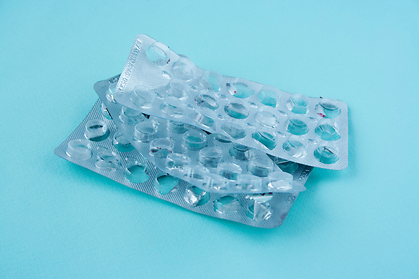 포토 JPG 해외이미지 과학 백그라운드 컨셉 포장 건강 병원 사람없음 치료 파란색 빛 상자 알약 약 고통 흰색 은색 질병 플라스틱 약국 은박지 오브젝트 처방 팩 패키지 비타민 중독 조제 고립 돌봄 복용 볼록 중고 진통제 항생제 해외202009 해외포토 감정 컬러 의학 모션 재질 화장품 만들기 영양소 파일형식