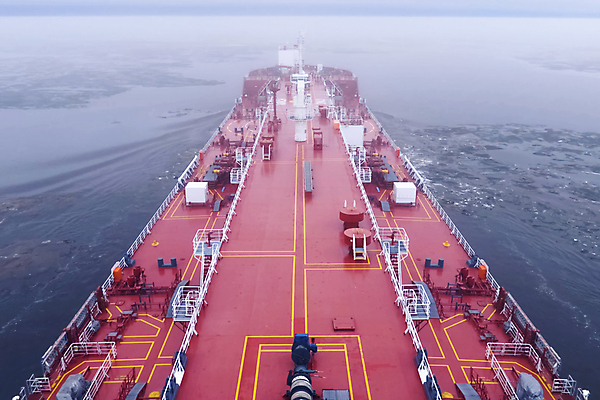 포토 JPG 해외이미지 산업 바다 회사 비즈니스 하늘 안전 해변 사람없음 물 경제 화물 기다림 위험 큼 갑판 북극 손목시계 서비스 함선 상업 파이프 러시아 해안도시 지역 연료 가스 수납 북쪽 무거움 공학 폴란드 생태학 유조선 터미널 공급 해외202009 해외포토 자연요소 교육 유럽 시계 컨셉 배_교통 장신구 모션 운송업 도시 무게 크기 극지방 방향 파일형식