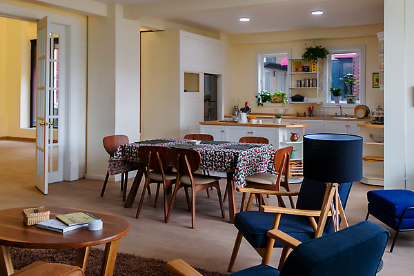 포토 JPG 해외이미지 식물 디자인 가구 의자 창문 가정 탁자 주전자 선반 아파트 주택 실내 요리 사람없음 내부 가로 우주 식사 기댐 고급 난로 캐비닛 대리석 카피스페이스 해외202009 해외포토 생활용품 컨셉 재료 모션 주방용품 건물 공백 난방기 사물함 파일형식