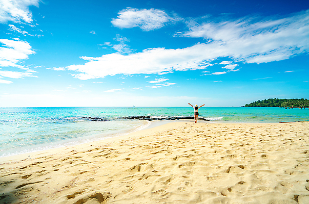 포토 JPG 해외이미지 구름 모자 라이프스타일 긴머리 행복 모래 바다 섬 여행 자연 하늘 휴가 휴식 산 사람 동양인 풍경 사람없음 야외 물 여름 파란색 맑음 산책 자유 바위 흰색 만 보트 터키석 파라다이스 해외202009 해외포토 자연요소 헤어스타일 잡화 계절 감정 컬러 컨셉 배_교통 날씨 인종 생활 돌_바위 보석 생태계 파일형식
