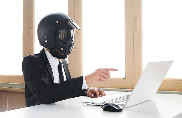 포토 JPG 해외이미지 컨셉 비즈니스 미래 기술 한명 사람 노트북 컴퓨터 디지털 공책 정보 마음 작업 비즈니스맨 스마트 로봇 뇌 전자 질서 명령 지능 휴머노이드 해외202009 AI_인공지능 해외포토 1 남자 문구용품 전자제품 예절 직장인 파일형식