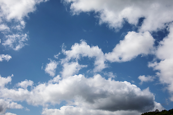 포토 JPG 해외이미지 모양 구름 백그라운드 패턴 하늘 바람 사람없음 여름 파란색 빛 흰색 뜨거움 공상 해외202009 해외포토 자연요소 계절 컬러 무늬 날씨 파일형식
