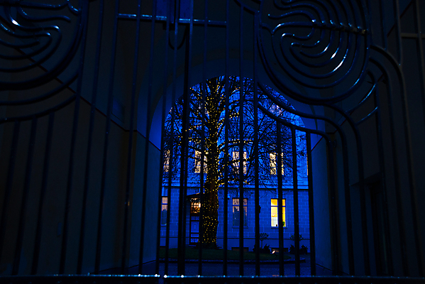 포토 JPG 해외이미지 전통 유럽 문화 도로 여행 건축양식 휴가 벽돌 거리 주택 사람없음 야외 건물 파란색 빛 갈색 노란색 맑음 조약돌 바위 도시 중세 역사 도심 중앙 야간 복고 좁은 타운 스칸디나비아 에스토니아 옛날 해외202009 해외포토 자연요소 건축물 건축 나라 길 컬러 교통시설 날씨 돌_바위 파일형식