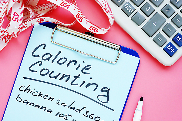 포토 JPG 해외이미지 라이프스타일 종이 음식 컨셉 다이어트 건강 사람없음 다이어리 식사 계산 어플리케이션 계획 몸무게 먹기 비만 칼로리 돌봄 제어 카운트 해외202009 해외포토 모션 생활 사무용품 몸매 파일형식