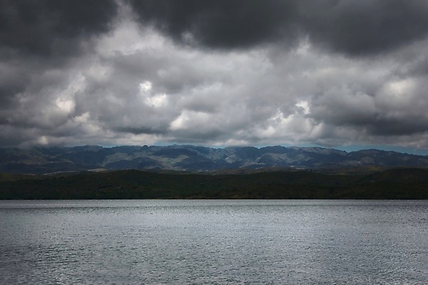 포토 JPG 해외이미지 구름 호수 백그라운드 자연 사람없음 야외 물 반사 어둠 회색 추위 액체 폭풍 흐림 아르헨티나 내추럴 민물 폭풍우 해외202009 해외포토 자연요소 컬러 날씨 비_날씨 남아메리카 자연재해 생태계 파일형식